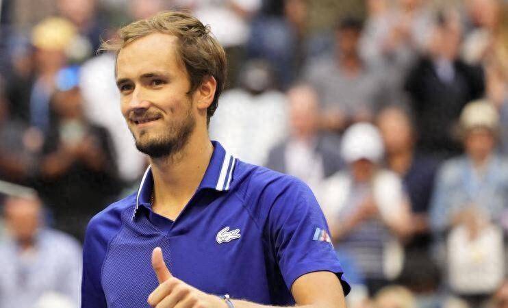 包含蒙特卡洛大师赛横扫戴维斯杯，梅德韦杰夫统治全场的词条