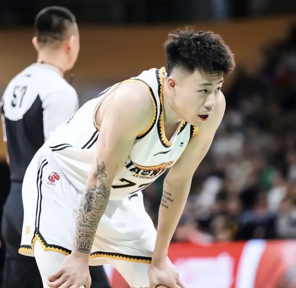 雄鹿轻取福建队，张镇麟状态火热