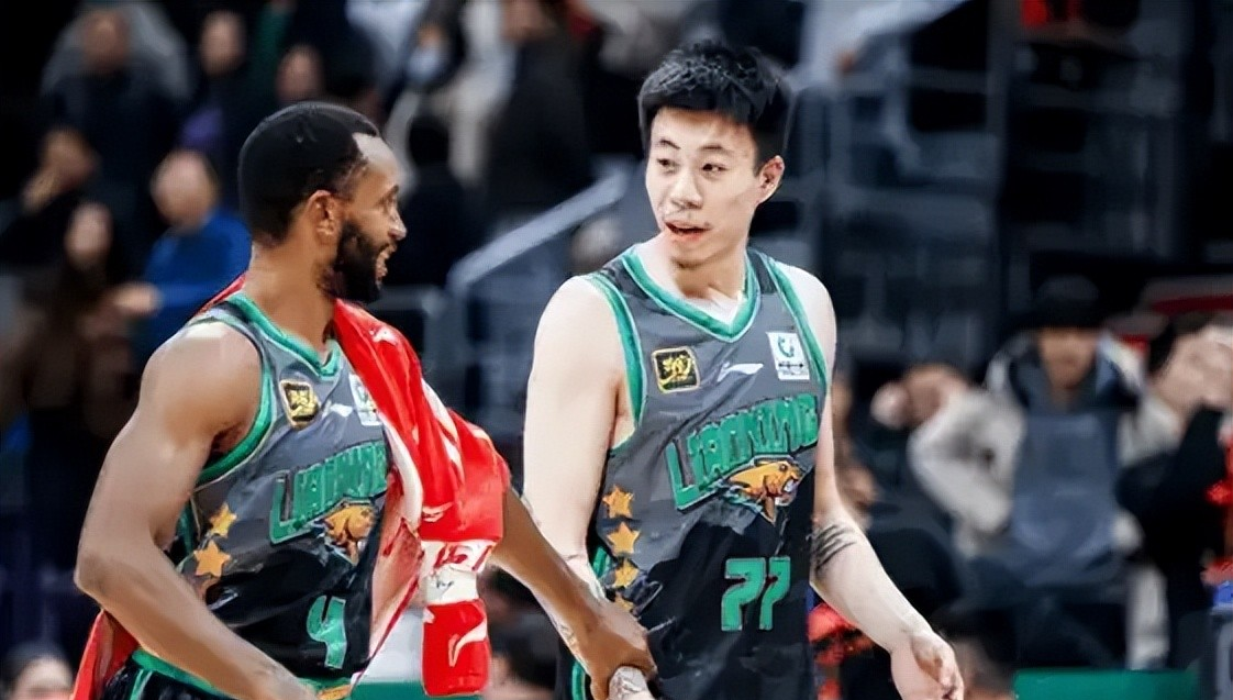 凯尔特人翻盘山东队,张镇麟状态火热 凯尔特人翻盘山东队,张镇麟状态火热