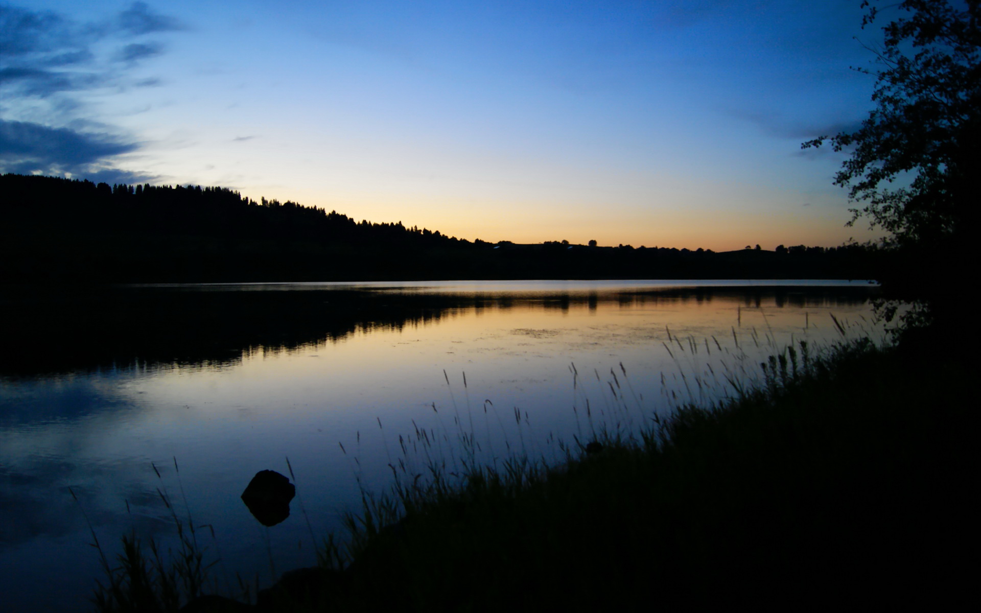 意甲焦点战激战正酣,76人险胜国王展现实力